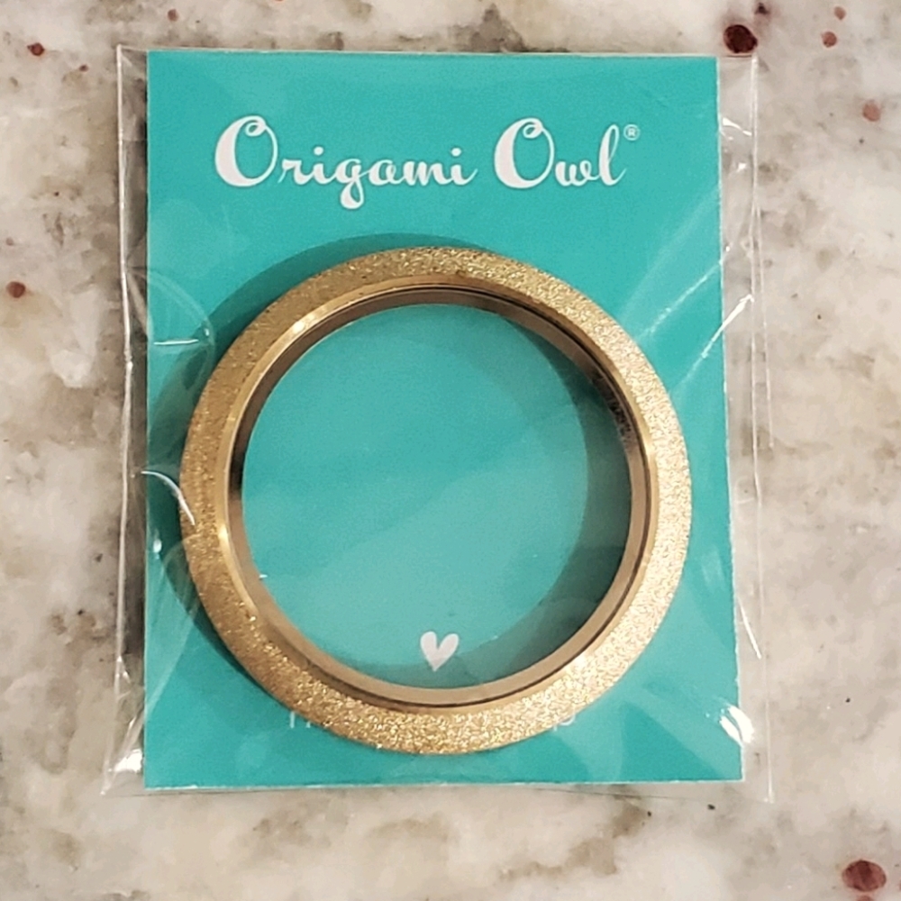 Origami Owl Gold Sparkle Large Twist Face